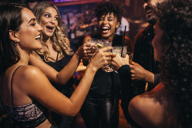 Représentation de l'activité D&icirc;ner festif & club &agrave; Paris